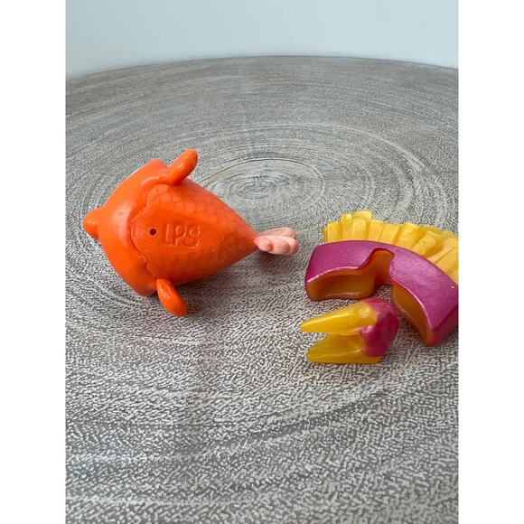 Littlest Pet Shop LPS Special Edition Megapack Unnumbered Goldfish French Fry - Picture 3 of 3